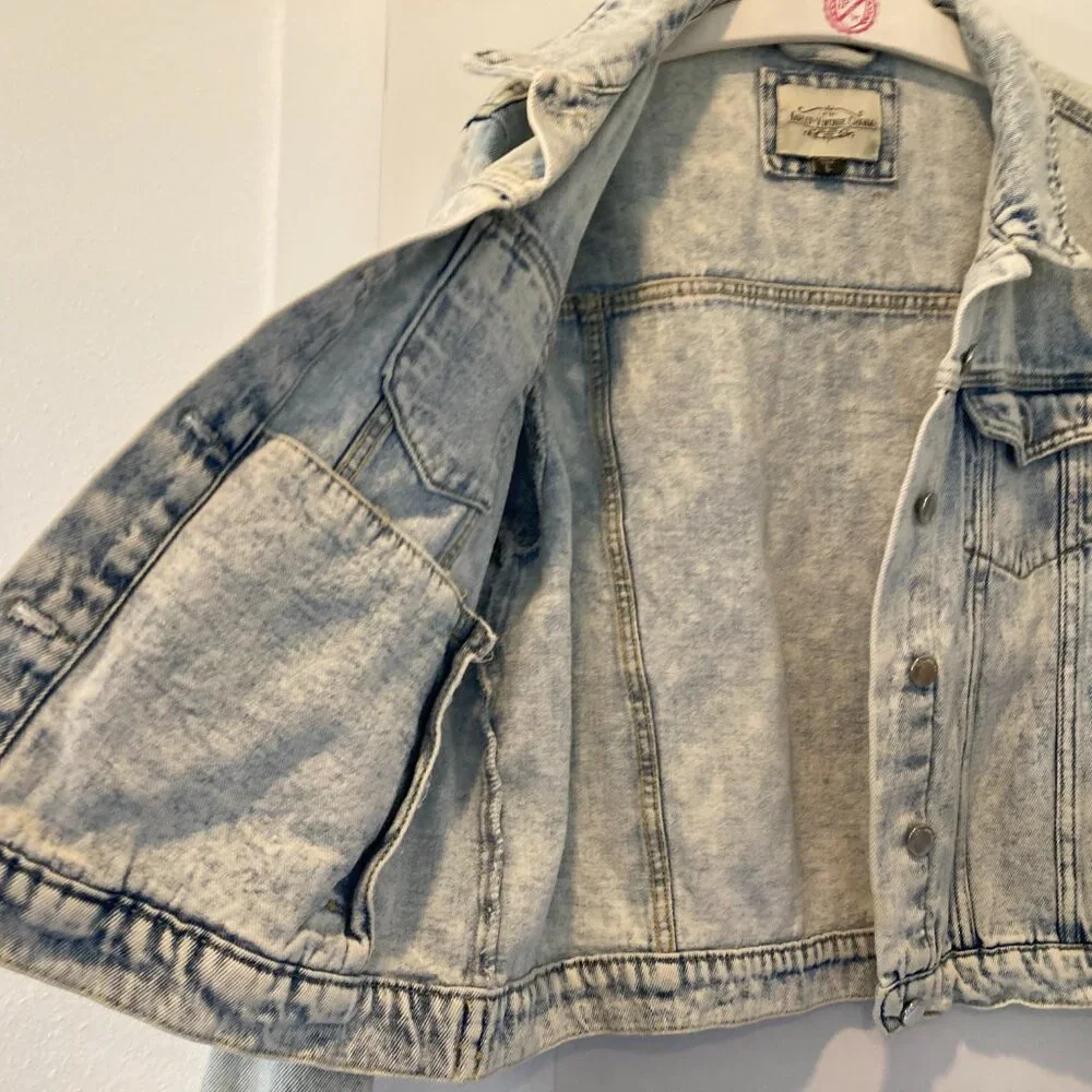 Ashley Vintage Charm | Acid Wash Denim Jacket | Large - Picture 5 of 8